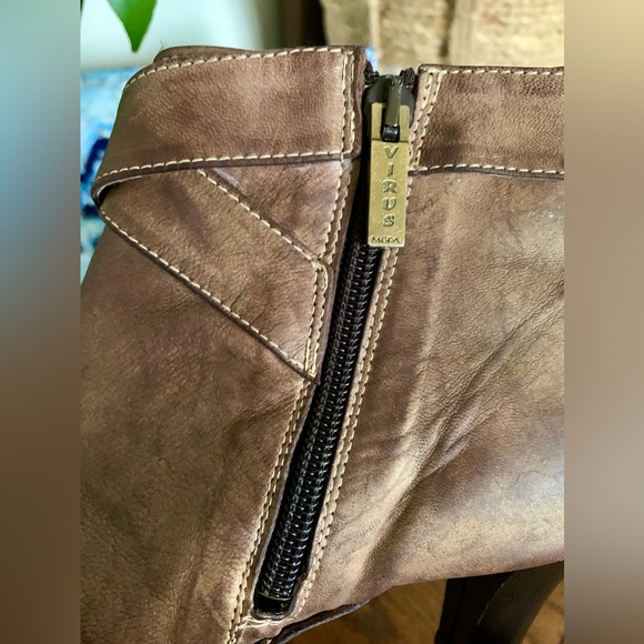 Square Toe Zip Ankle Boots Golden and Brown Leather w/ Straps Sz 39 - Picture 13 of 14